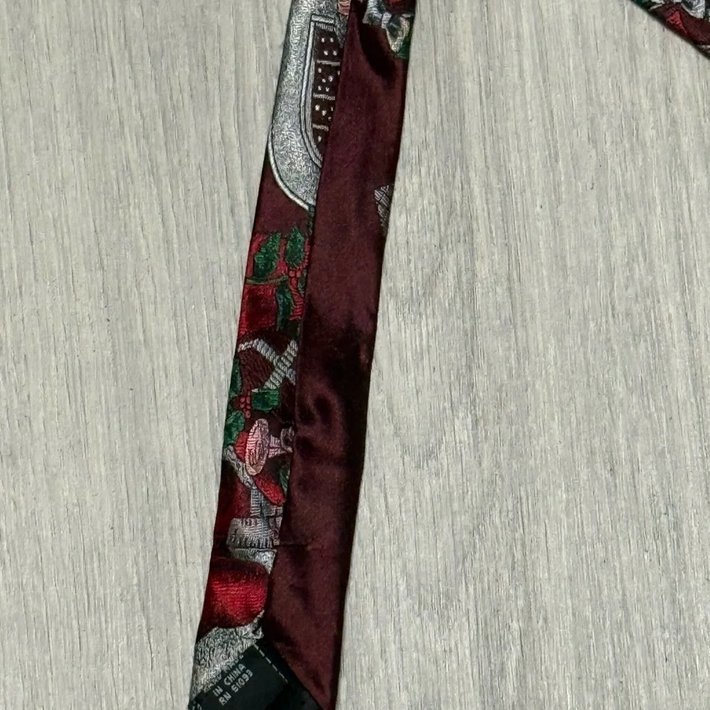 Hallmark‎ Santa Christmas Tie